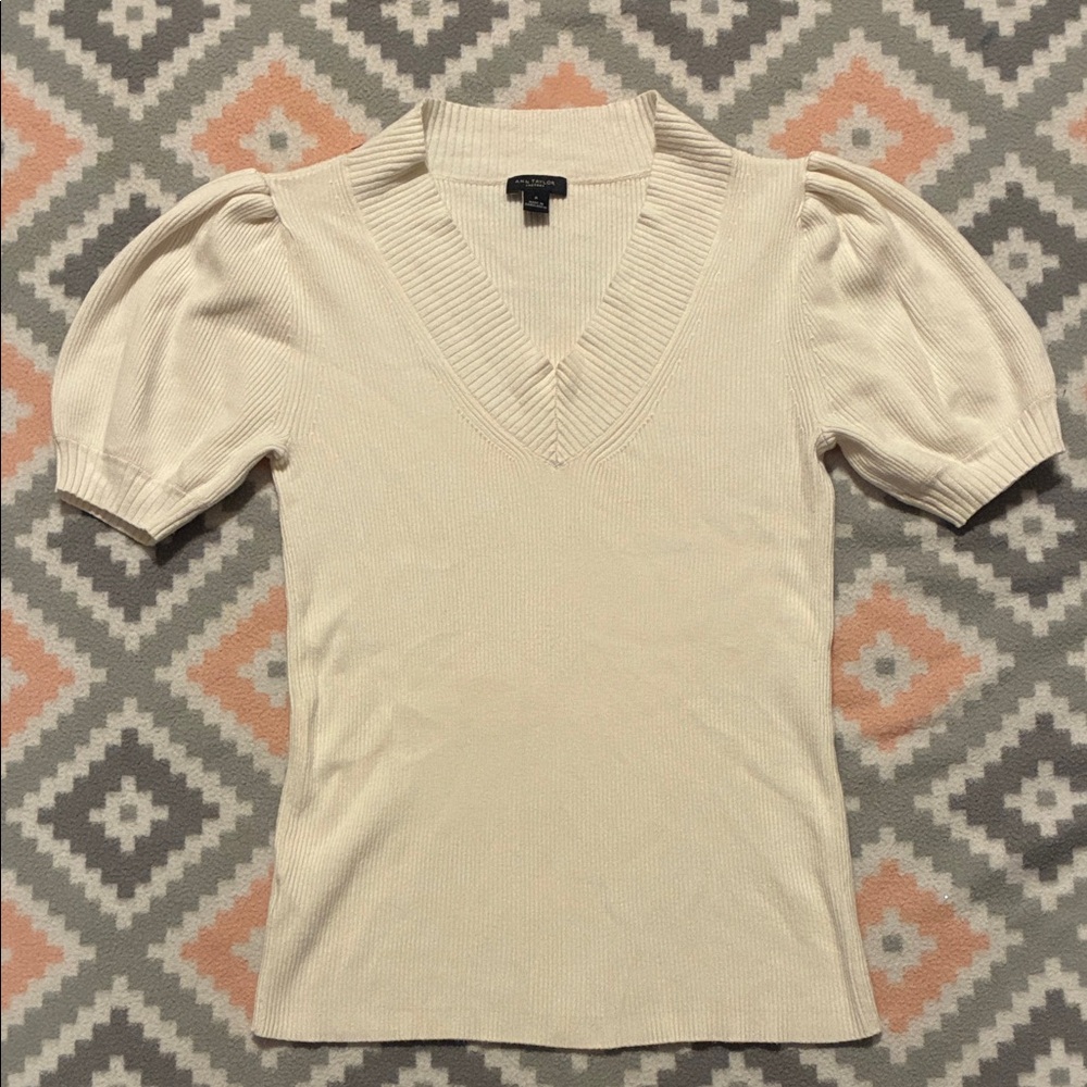 Ann Taylor Cream V-Neck Puff Sleeve Blouse Size Medium
